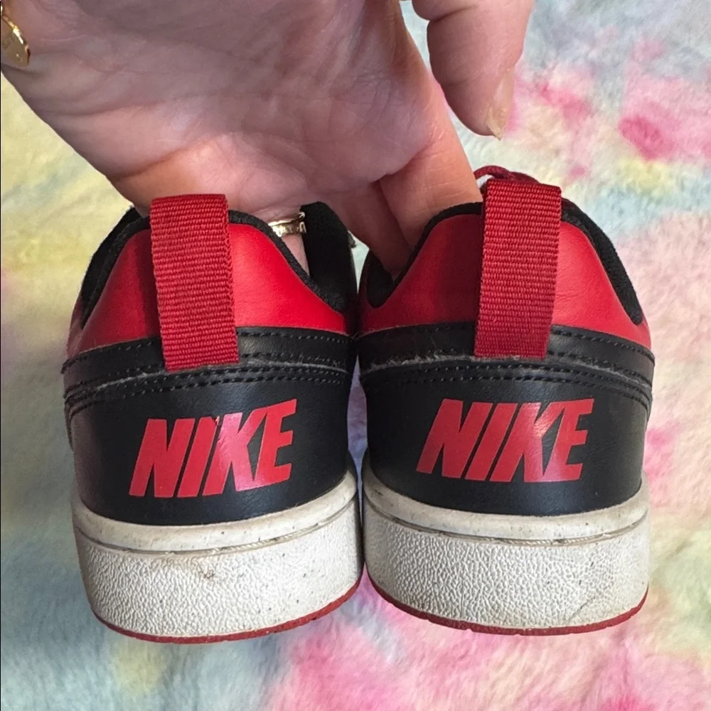 5Y Nike court borough low Black and Red Athletic Shoes
